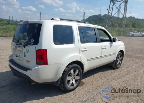 2013 Honda Pilot Touring z USA, uszkodzony, nr VIN 5FNYF4H91DB017778